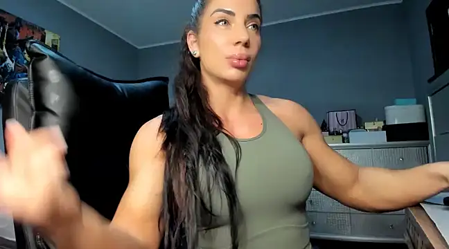 Snapshot of Alesyamuscledoll@xh chatting on 03-16-25, 04:56 Alesyamuscledollxh online show from 03-16-25, 04:56