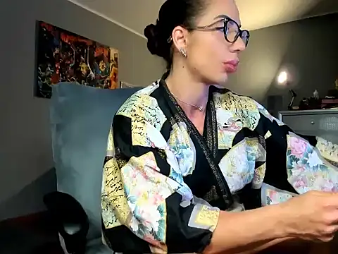 Alesyamuscledollxh online show from 02-02-26, 07:45