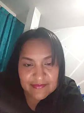 Snapshot of lucia00xx chatting on 11-29-25, 01:52 lucia00xx online show from 11-29-25, 01:52