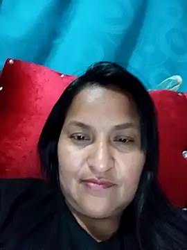 Snapshot of lucia00xx chatting on 11-30-25, 02:15 lucia00xx online show from 11-30-25, 02:15