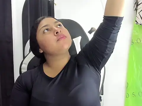 Baby Latin online show from 11-25-25, 04:12