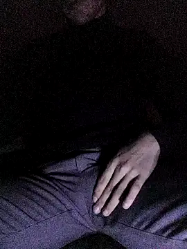 Snapshot of Aragis35 chatting on 03-21-26, 10:46 Aragis35 online show from 03-21-26, 10:46