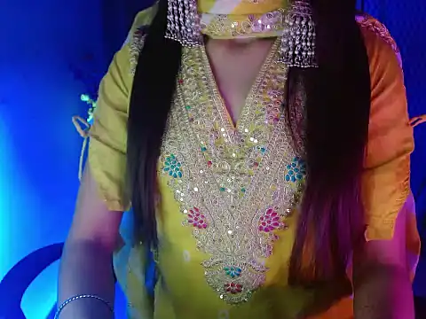 Roiseeee online show from 03-11-26, 05:13