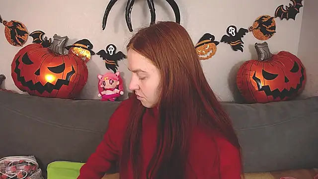 Snapshot of Evarey_ chatting on 10-25-25, 04:53 Evarey online show from 10-25-25, 04:53