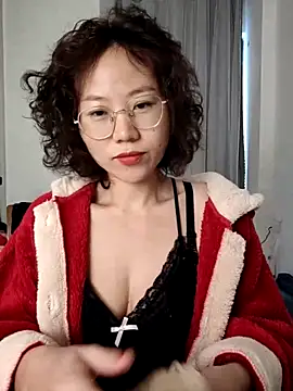 Snapshot of nini10052025 chatting on 11-22-25, 01:15 nini10052025 online show from 11-22-25, 01:15