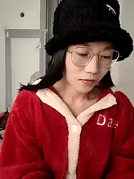 Snapshot of nini10052025 chatting on 11-26-25, 04:46 nini10052025 online show from 11-26-25, 04:46