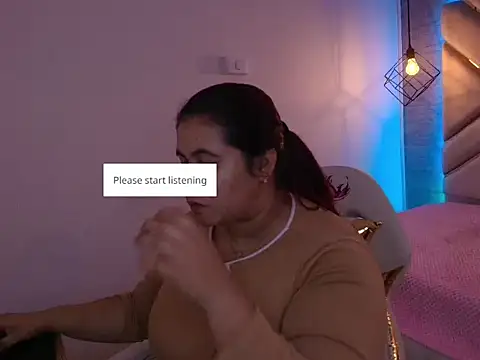 Snapshot of Addyy_02 chatting on 10-18-25, 11:33 Addyy 02 online show from 10-18-25, 11:33