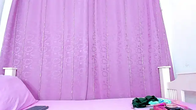 Snapshot of nahomy_smiith chatting on 10-30-25, 07:14 nahomy smiith online show from 10-30-25, 07:14