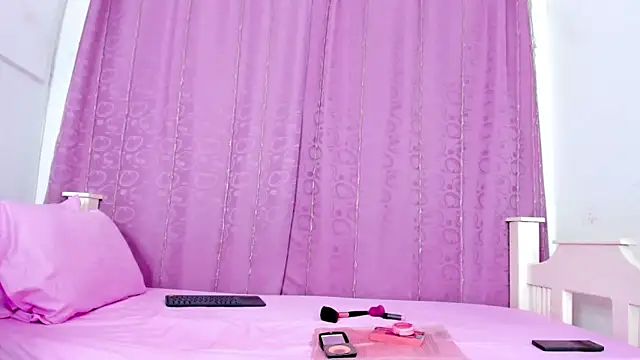 Snapshot of nahomy_smiith chatting on 11-02-25, 04:31 nahomy smiith online show from 11-02-25, 04:31