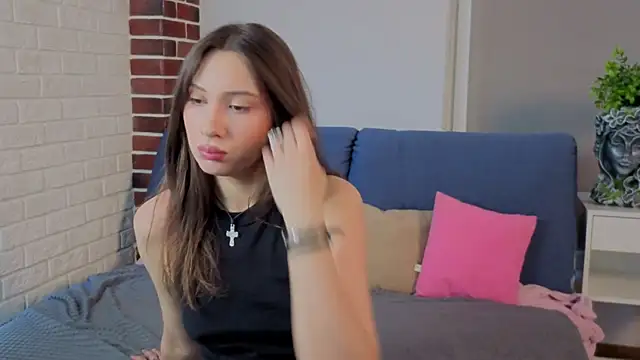 Snapshot of MissyHuf chatting on 10-18-25, 07:31 MissyHuf online show from 10-18-25, 07:31