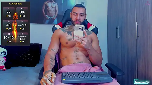 Danny Willson online show from 03-25-26, 01:17