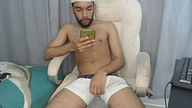 Snapshot of andresnoir_ chatting on 10-19-25, 02:29 andresnoir online show from 10-19-25, 02:29