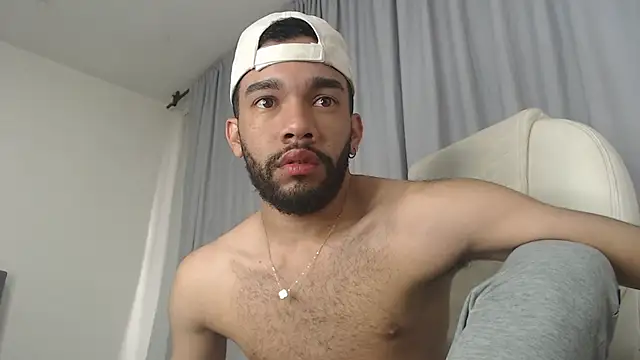 Snapshot of andresnoir_ chatting on 10-30-25, 02:18 andresnoir online show from 10-30-25, 02:18