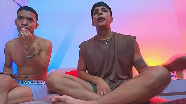 Snapshot of thomas_elg chatting on 11-19-25, 01:05 thomas elg online show from 11-19-25, 01:05