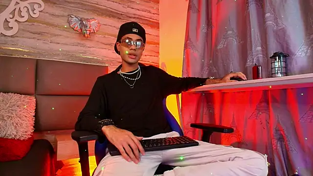 JacobBlackwell  online show from 10-06-25, 07:55