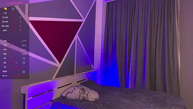 Snapshot of RebeccaEglitis chatting on 11-06-25, 05:03 RebeccaEglitis online show from 11-06-25, 05:03