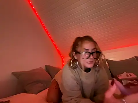 Snapshot of goddesemiiyy chatting on 11-02-25, 07:27 goddesemiiyy online show from 11-02-25, 07:27