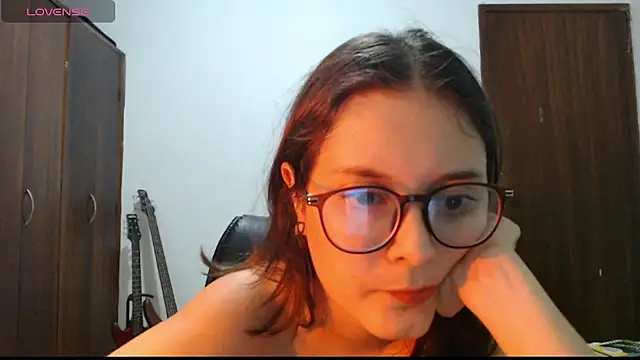 Snapshot of CarlaLorez chatting on 12-14-25, 10:25 CarlaLorez online show from 12-14-25, 10:25