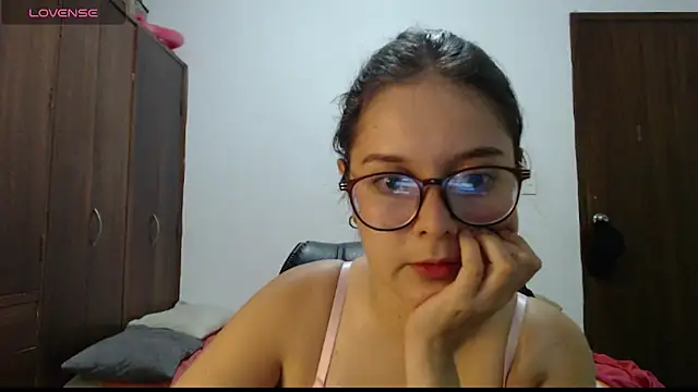 CarlaLorez online show from 06-23-26, 11:58
