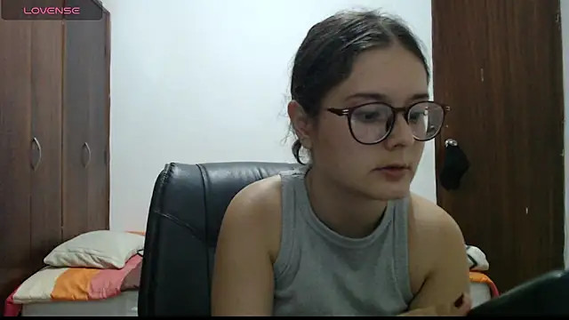 CarlaLorez online show from 07-03-26, 11:44