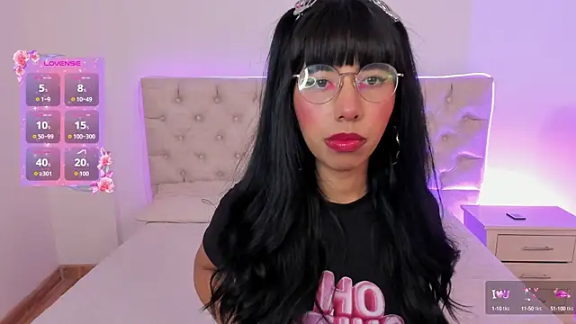 Snapshot of Nina_fox_0691 chatting on 10-16-25, 01:34 Nina fox 0691 online show from 10-16-25, 01:34