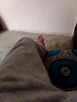 Snapshot of latarak321 chatting on 10-13-25, 05:24 latarak321 online show from 10-13-25, 05:24