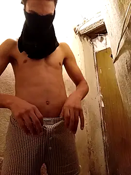 Snapshot of latarak321 chatting on 10-18-25, 05:35 latarak321 online show from 10-18-25, 05:35