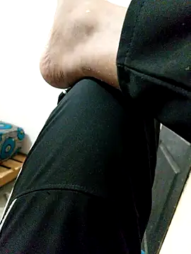 Snapshot of latarak321 chatting on 10-29-25, 05:58 latarak321 online show from 10-29-25, 05:58