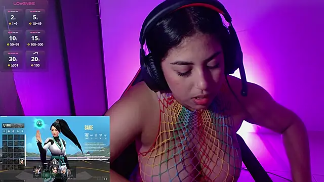 Snapshot of mariam_ferrer chatting on 10-31-25, 07:37 mariam ferrer online show from 10-31-25, 07:37