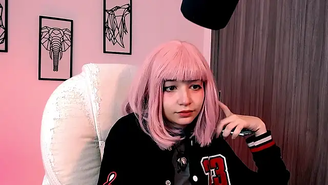 Snapshot of EmuOtori chatting on 10-09-25, 11:41 EmuOtori online show from 10-09-25, 11:41