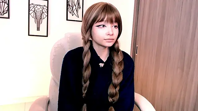 Snapshot of EmuOtori chatting on 10-11-25, 03:10 EmuOtori online show from 10-11-25, 03:10