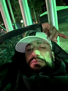 Santiago hot19 online show from 10-31-25, 07:09