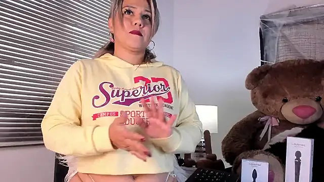 Snapshot of vitorammy chatting on 10-16-25, 08:43 vitorammy online show from 10-16-25, 08:43