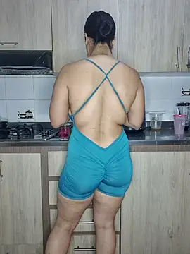 karla-bruni online show from 10-28-25, 10:19