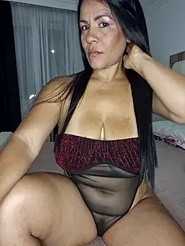 karla-bruni online show from 12-16-25, 10:09