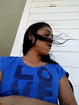 Snapshot of Emily_playboy1 chatting on 11-04-25, 06:07 Emily playboy1 online show from 11-04-25, 06:07