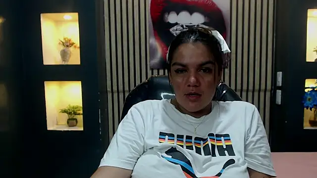 ruby jimenez19 online show from 10-19-25, 09:37