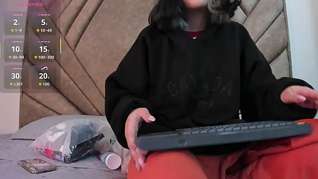 Mythical Girl online show from 10-15-25, 07:03