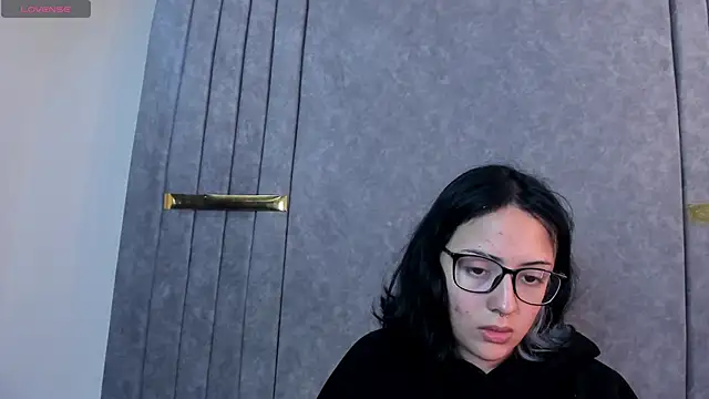 Mythical Girl online show from 10-18-25, 01:34