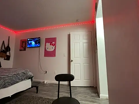 Snapshot of twerkaholic120 chatting on 10-17-25, 02:04 twerkaholic120 online show from 10-17-25, 02:04