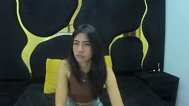 Snapshot of Mia_clark18 chatting on 10-22-25, 05:02 Mia clark18 online show from 10-22-25, 05:02