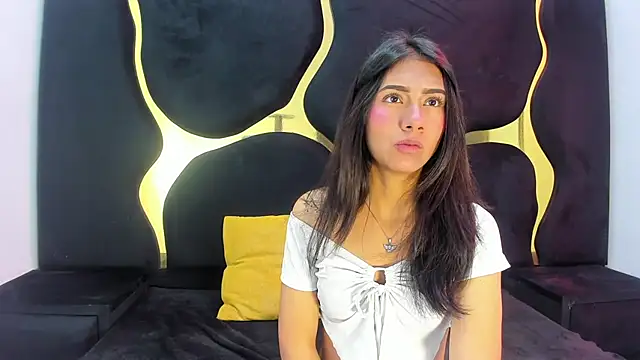 Snapshot of Mia_clark18 chatting on 11-08-25, 04:18 Mia clark18 online show from 11-08-25, 04:18