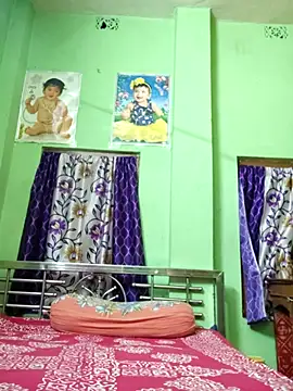 Snapshot of MAGGO-11 chatting on 10-19-25, 09:21 MAGGO-11 online show from 10-19-25, 09:21