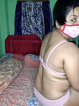 Snapshot of MAGGO-11 chatting on 11-21-25, 10:25 MAGGO-11 online show from 11-21-25, 10:25