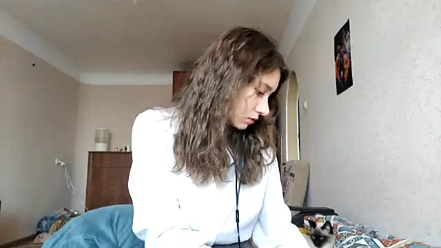 Snapshot of MiaLovelyOne chatting on 10-08-25, 08:12 MiaLovelyOne online show from 10-08-25, 08:12