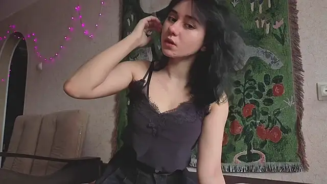 Snapshot of MiaLovelyOne chatting on 04-29-26, 04:27 MiaLovelyOne online show from 04-29-26, 04:27