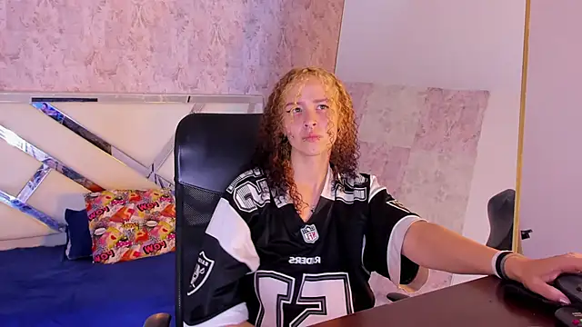 benny wilson online show from 12-14-25, 04:29