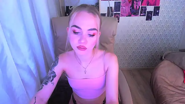 Snapshot of Lollyy_baby chatting on 11-27-25, 07:54 Lollyy baby online show from 11-27-25, 07:54