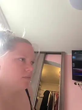 Velvetflamed online show from 10-16-25, 08:04