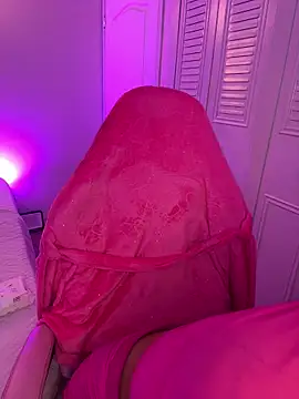 Snapshot of Kiity- chatting on 11-13-25, 11:14 Kiity- online show from 11-13-25, 11:14